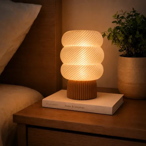 Lámpara de mesa Mallow Glow Chocolate/Beige SLVJE, ideal como velador o lámpara de escritorio