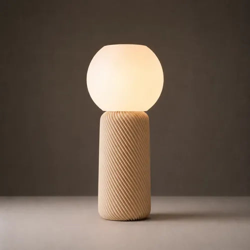 Lámpara de mesa Sole Beige SLVJE, perfecta para el velador o el escritorio