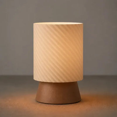Lámpara de mesa Spiral Glow Chocolate/Beige SLVJE, ideal para el velador del dormitorio o el escritorio